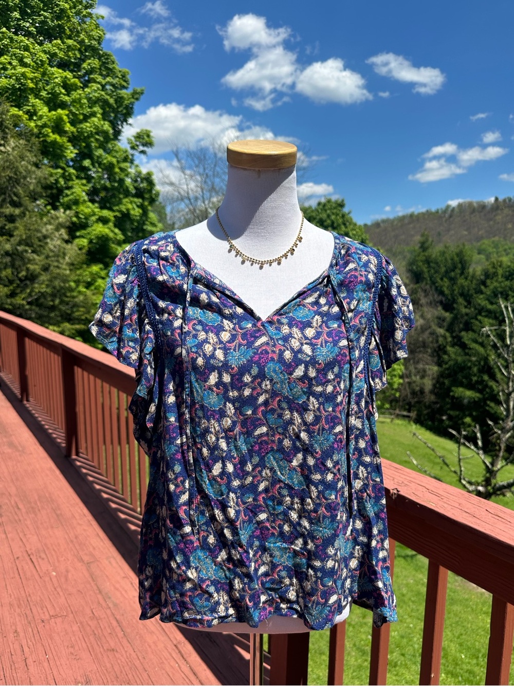 NWT! Lucky Brand Navy Floral V-Neck Flutter Sleeve Blouse